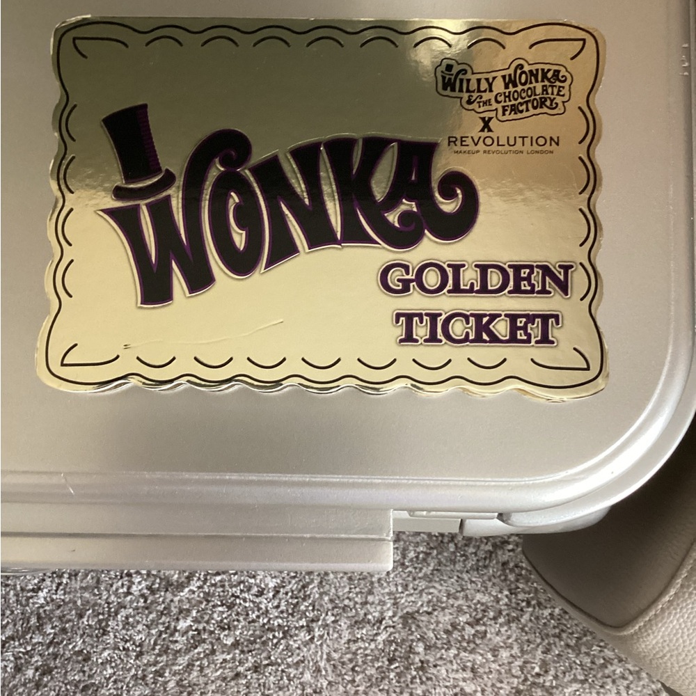 Revolution Willy Wonka Golden Ticket Palette